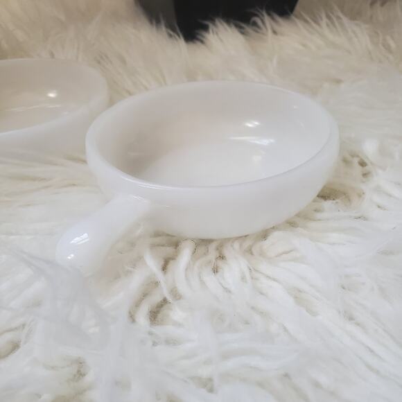 Vintage Milk Glass Handled Soup Bowl Set of 2 - Picture 5 of 6